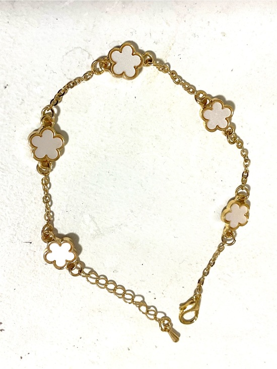Other Jewelry - Dainty 5 White Mother-Of-Pearl Clover Bracelet, Gold toned Thin Link Chain